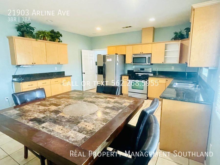 21903 Arline Ave - Photo 3 of 17