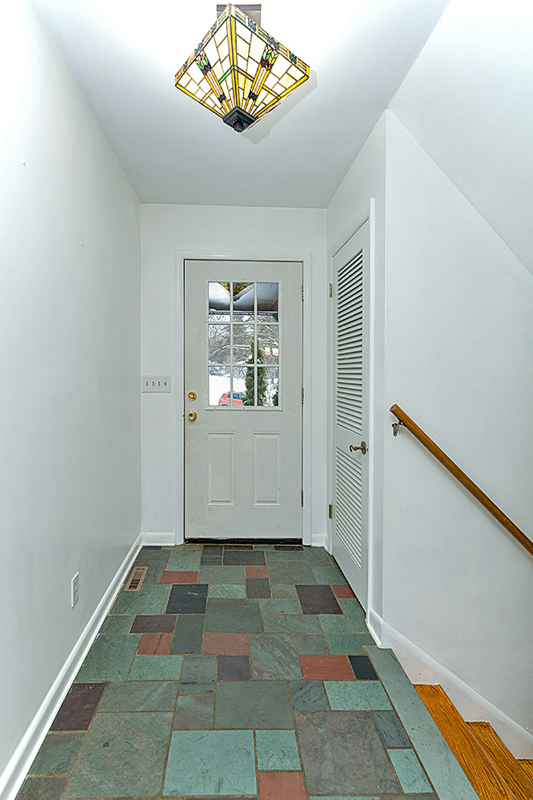 4682 Huron Hill Dr - Photo 3 of 36