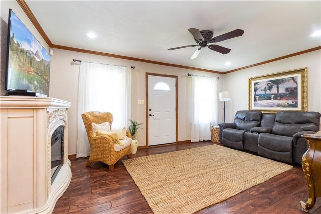1504 Johnston Dr #1 - Photo 2 of 12