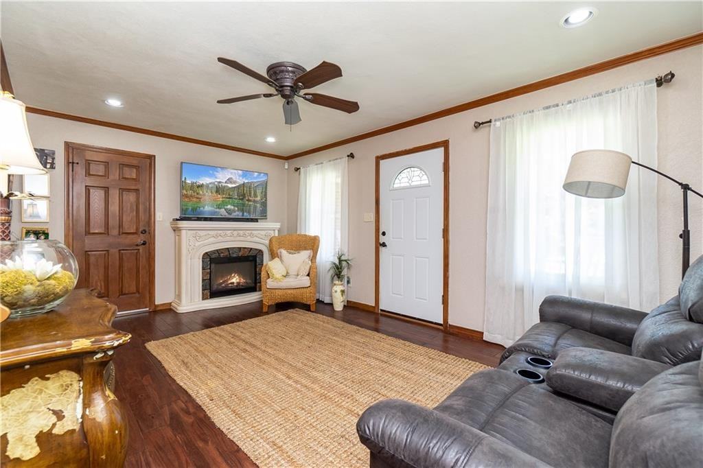 1504 Johnston Dr #1 - Photo 3 of 12