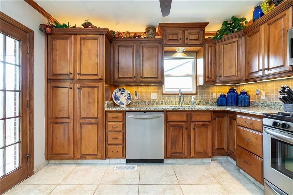 1504 Johnston Dr #1 - Photo 6 of 12