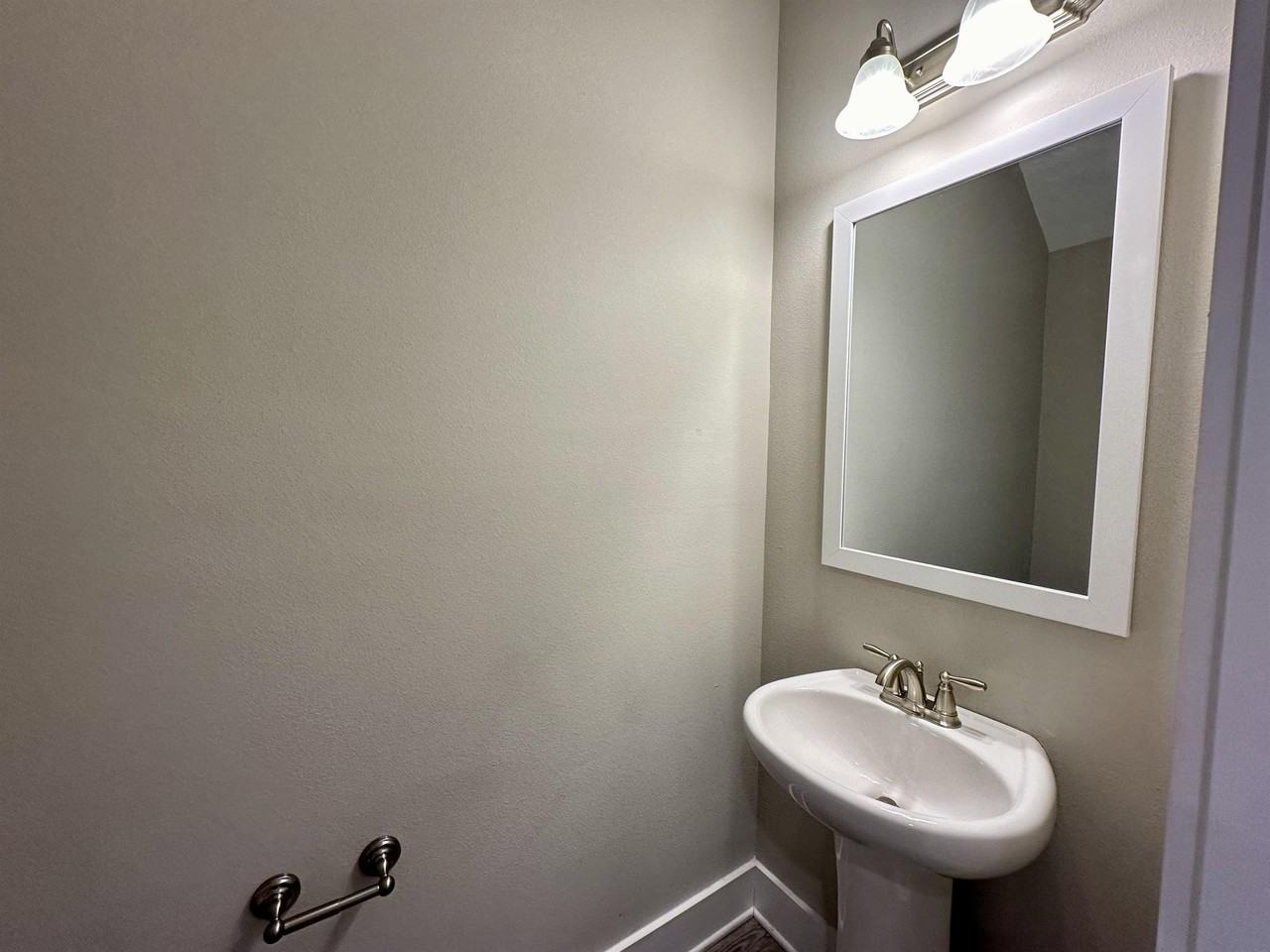 215 Date Palm Ln #1 - Photo 4 of 22