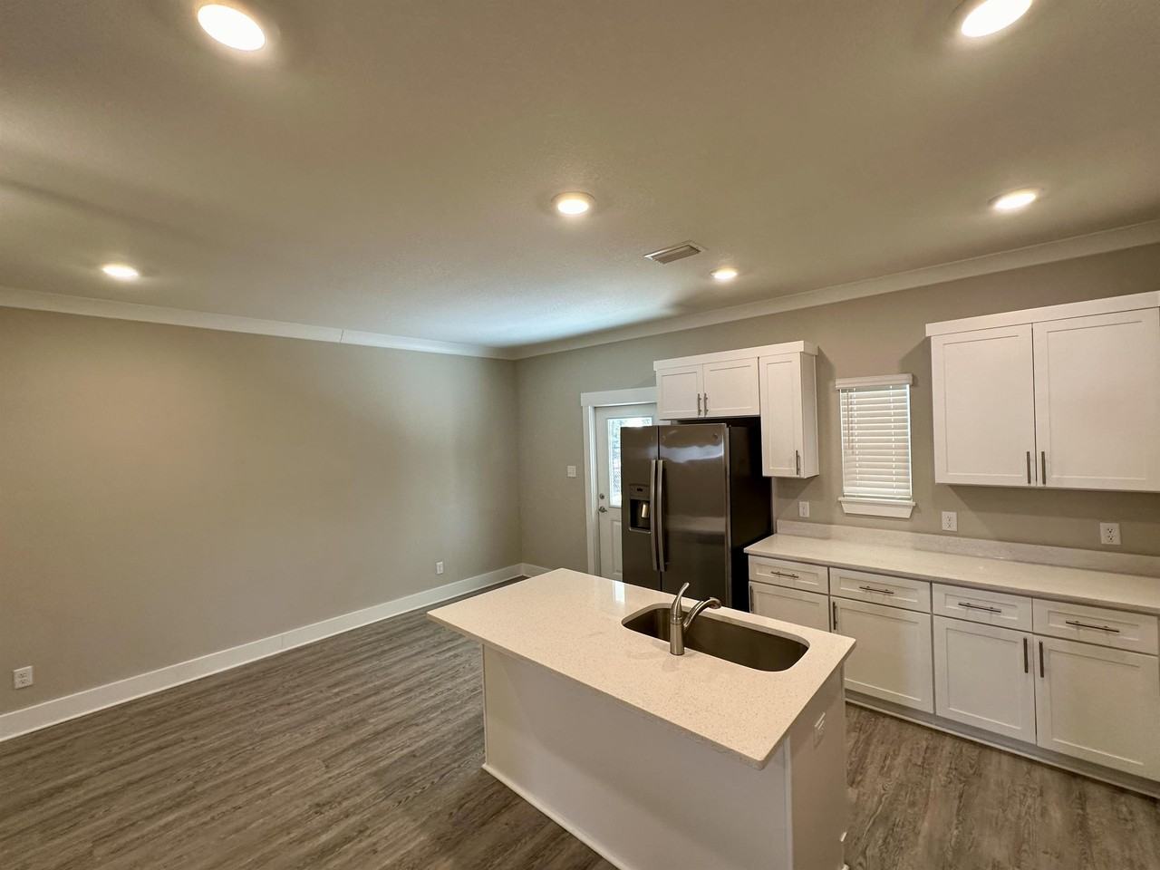 215 Date Palm Ln #1 - Photo 6 of 22