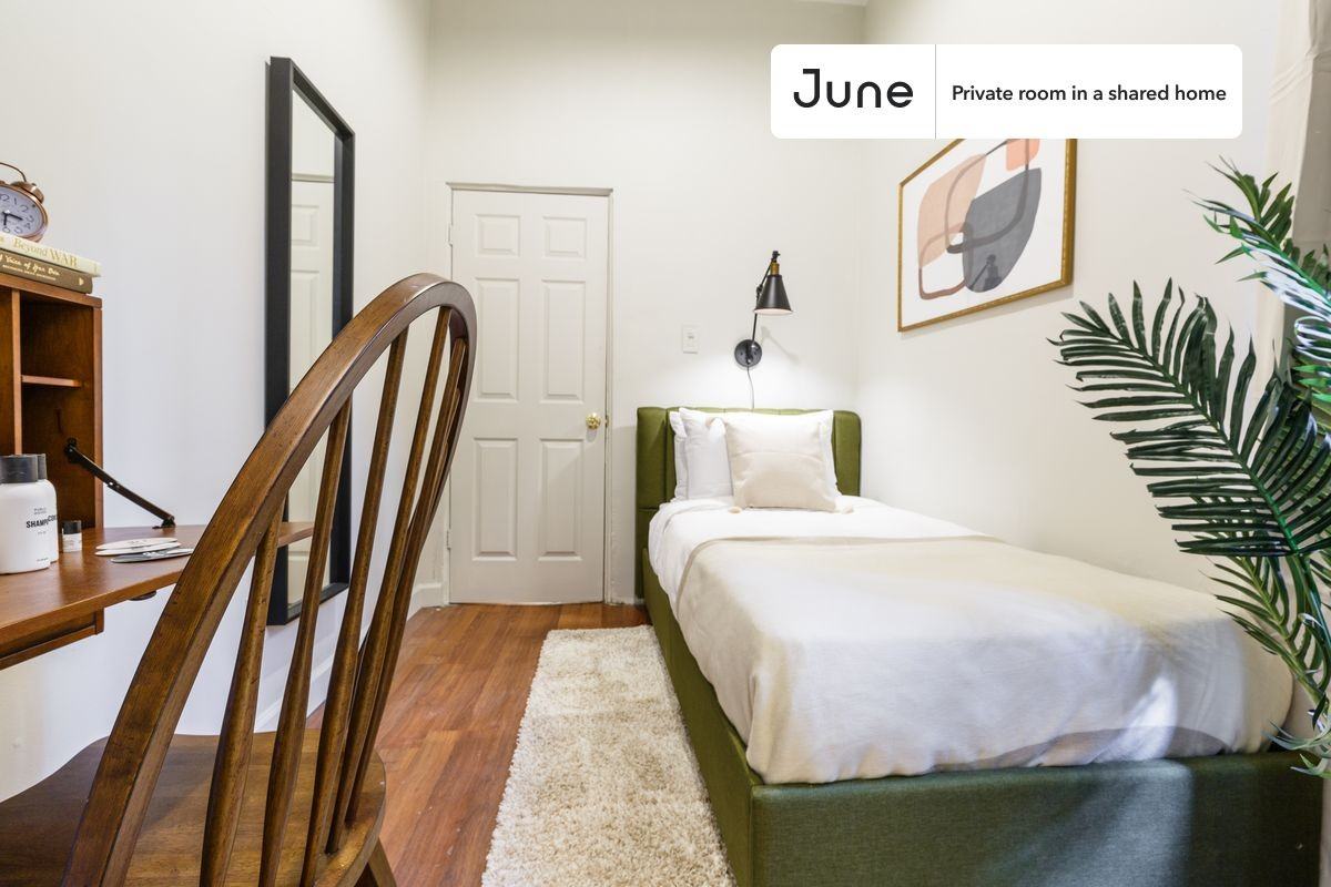 635 9th Ave #A - Photo 2 of 12