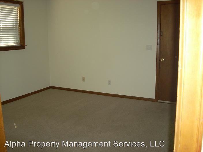 206 Grant St - Photo 3 of 4