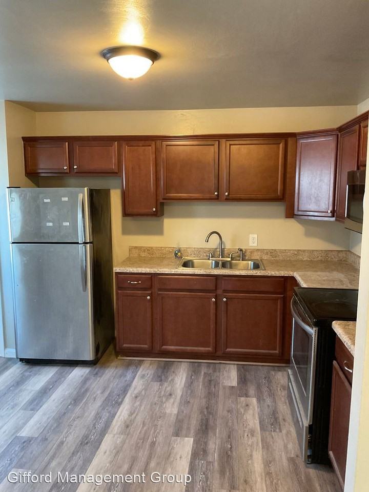 8024 Thompson Rd  A&B - Photo 2 of 8