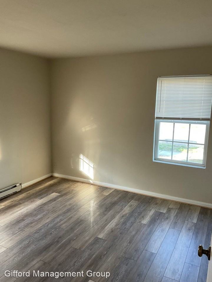 8024 Thompson Rd  A&B - Photo 3 of 8