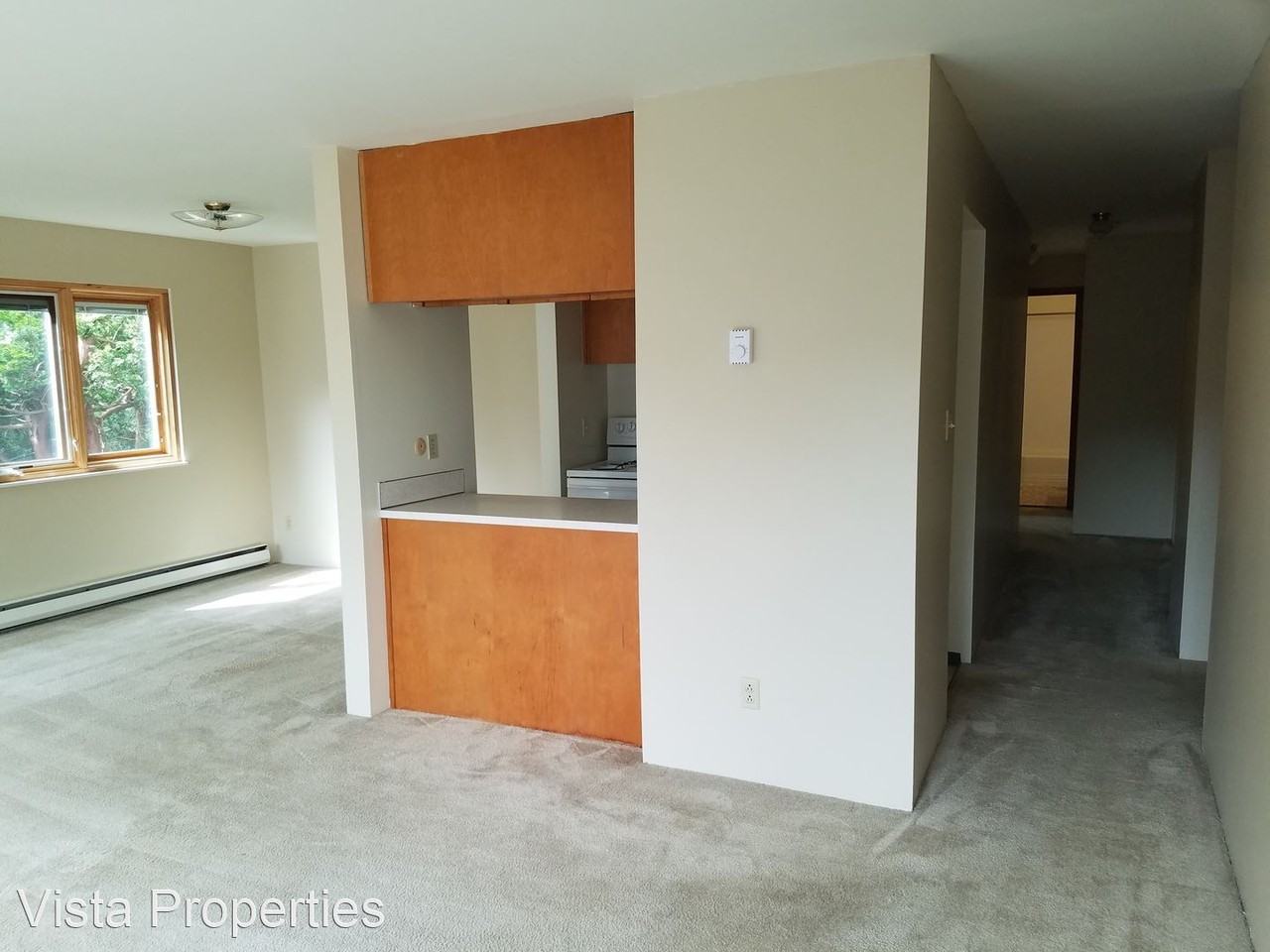 215 10th Ave SE - Photo 3 of 9