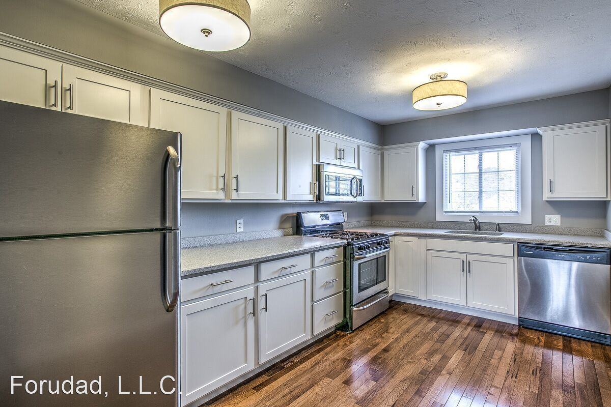 422/424 N 40th Street - Photo 2 of 3