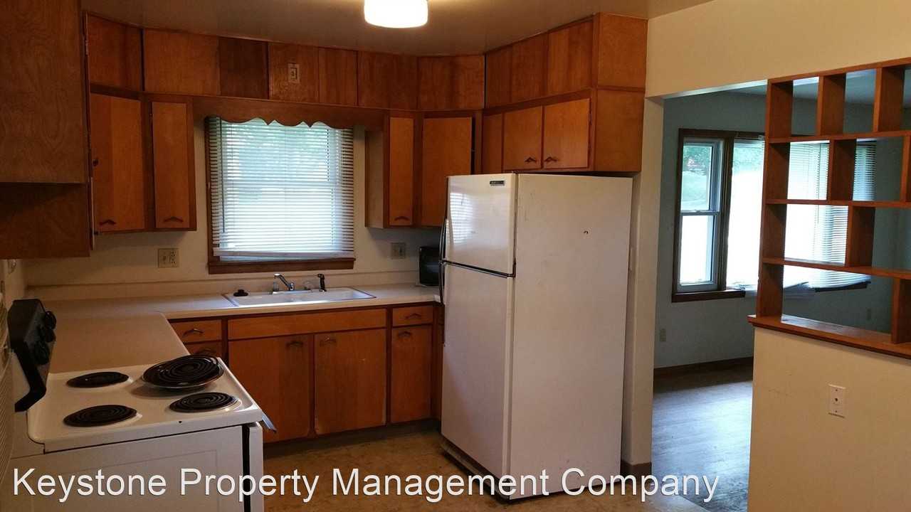 718/720 Woodside Drive - Photo 2 of 9