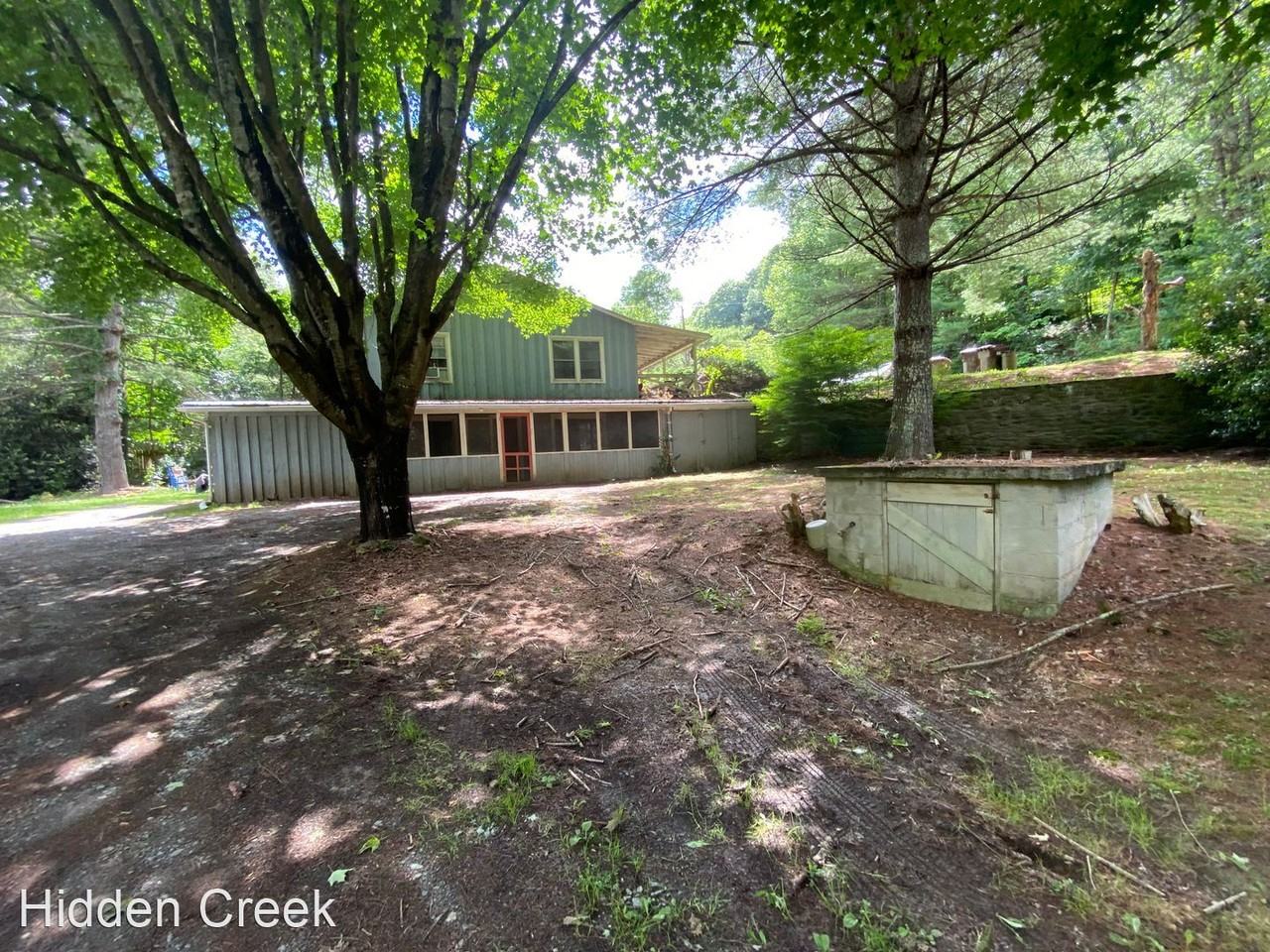 380 Broadstone Road - Photo 2 of 29