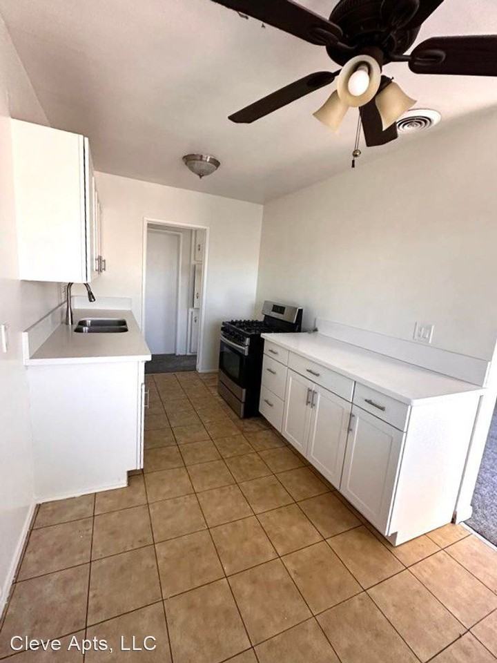 2840 E 6th Street - Photo 3 of 9