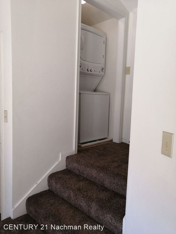 508 Dunning Street - Photo 3 of 7