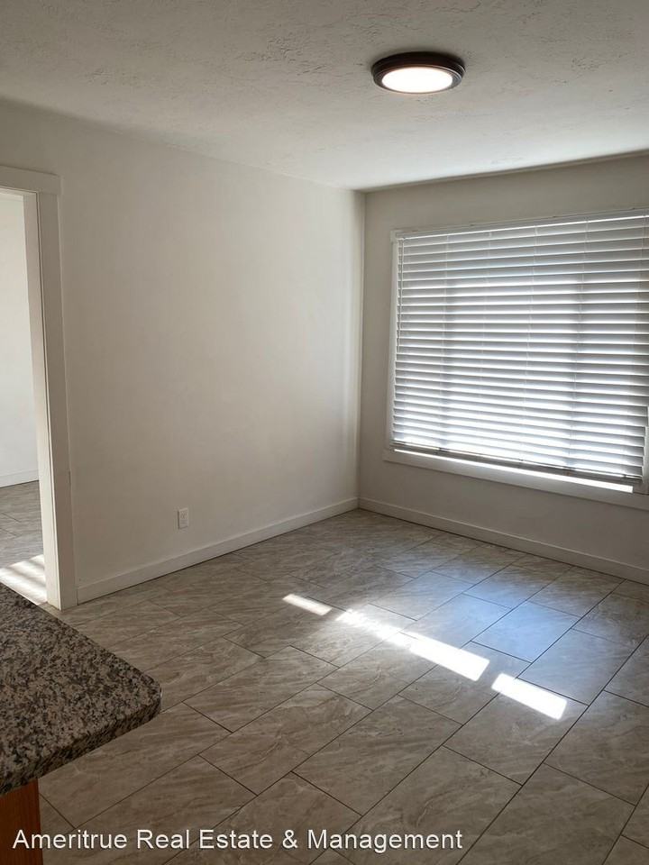 60 E. 300 S. B - Photo 3 of 5