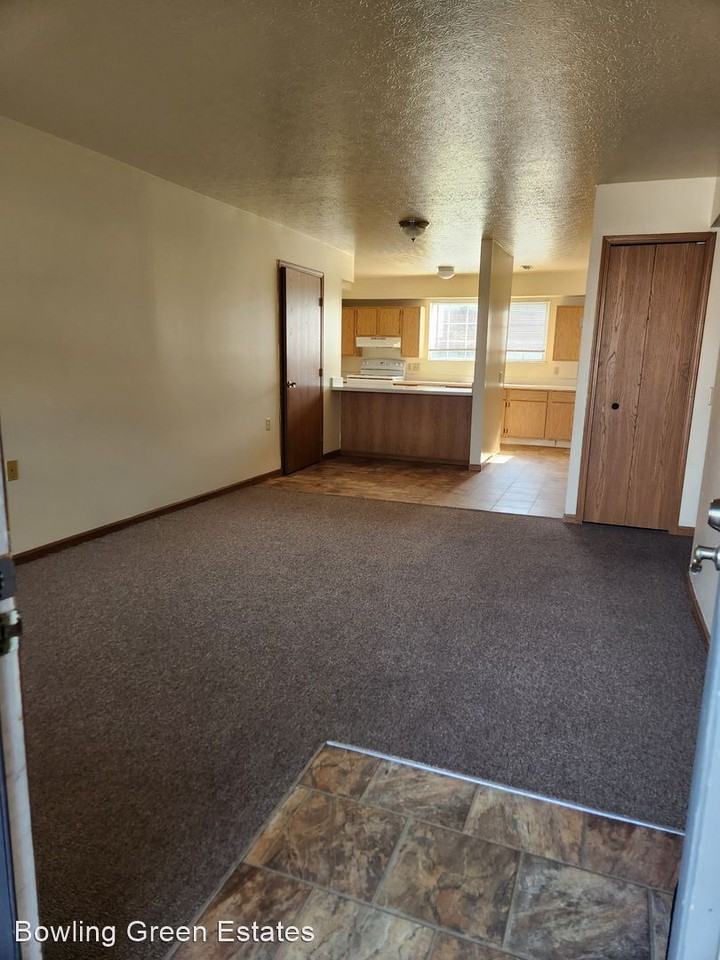 Bowling Green Estates - Photo 2 of 3