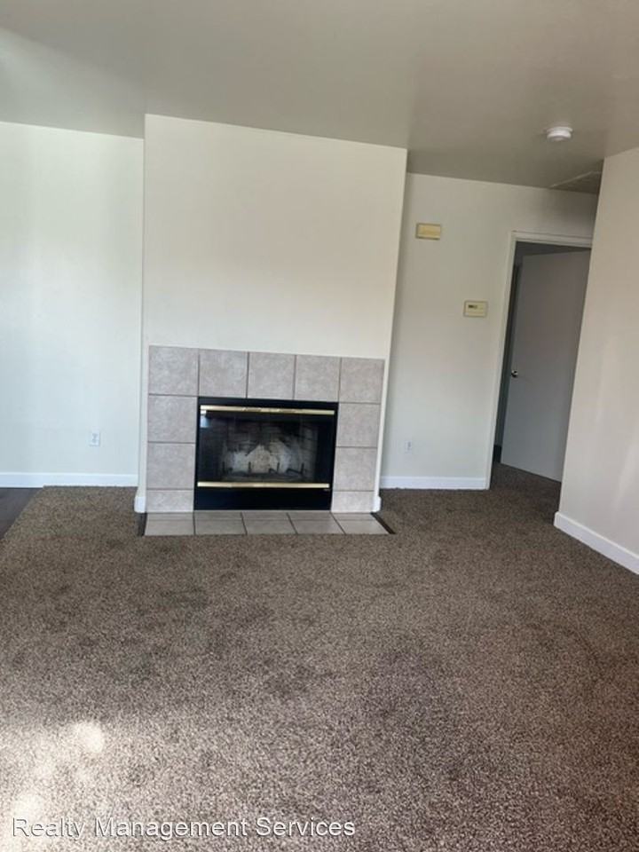 1218 Reddick Ln - Photo 3 of 8