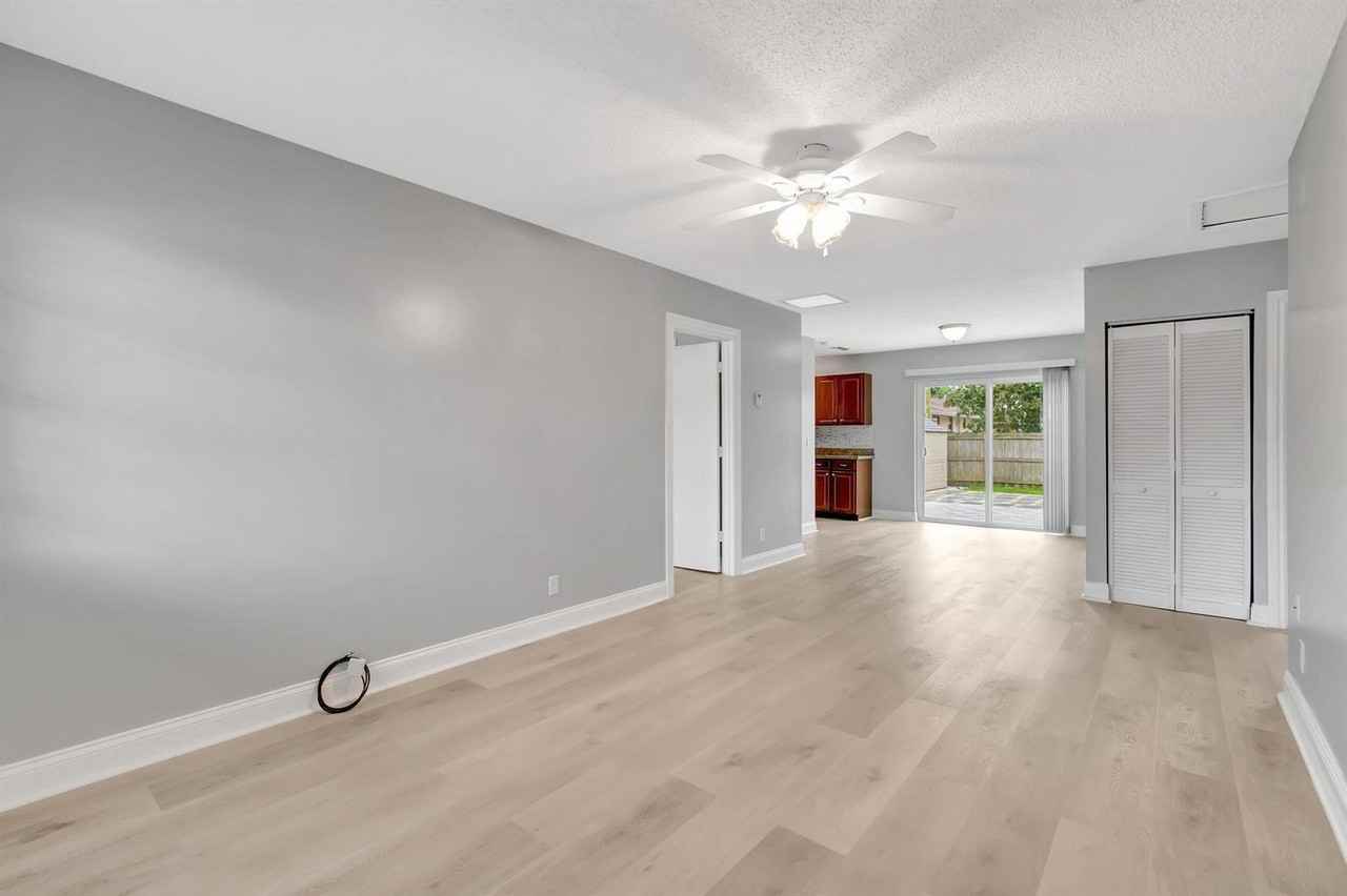 1016 W Lakewood Rd - Photo 3 of 8