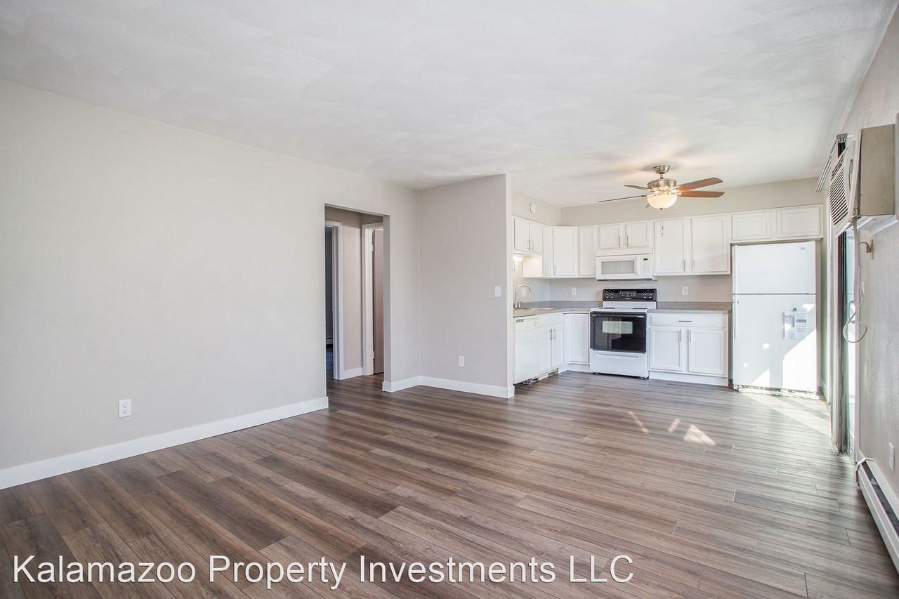 Villa Apartments - Photo 3 of 15