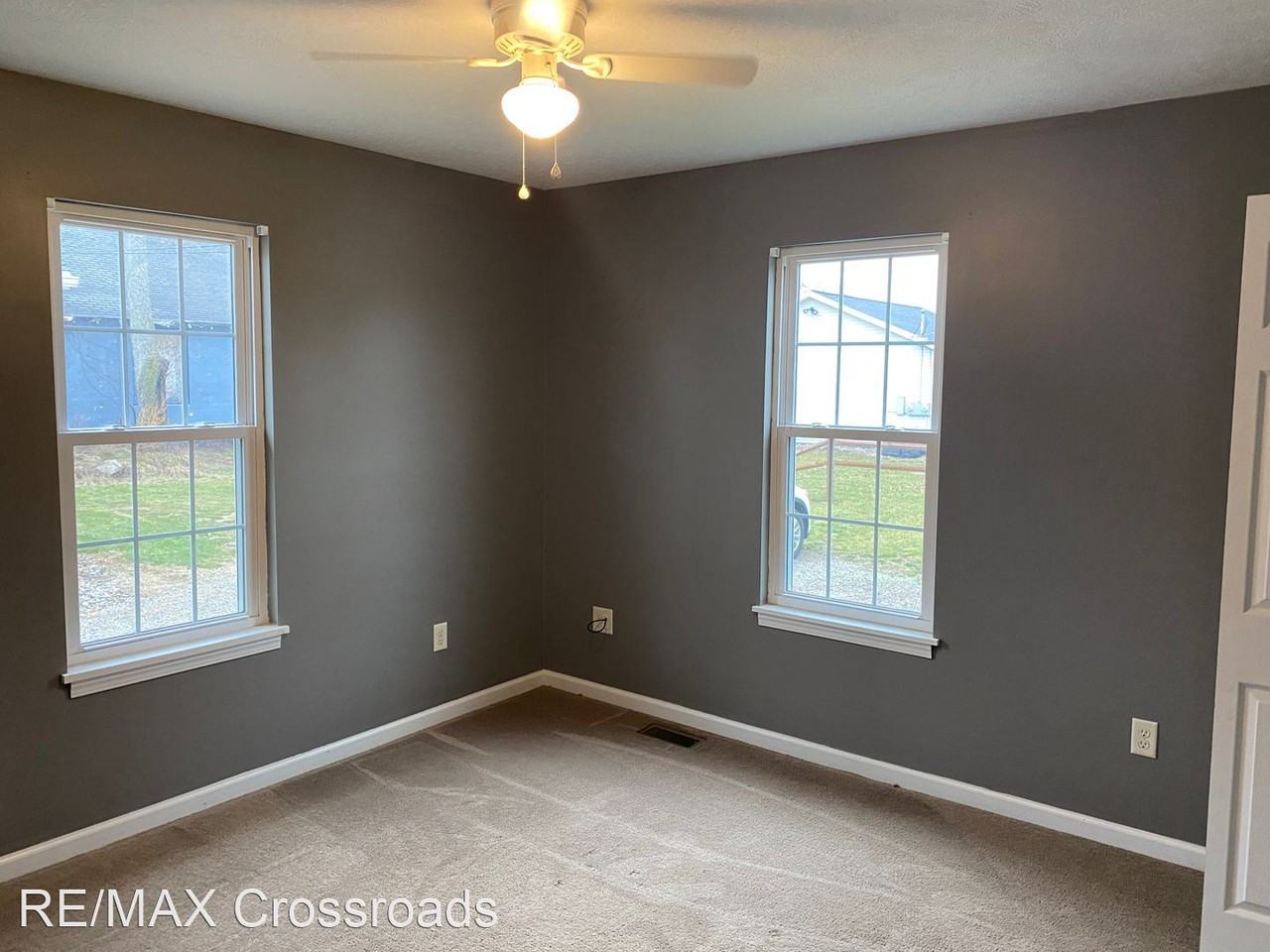 627-629 11th Dr. NW - Photo 2 of 9