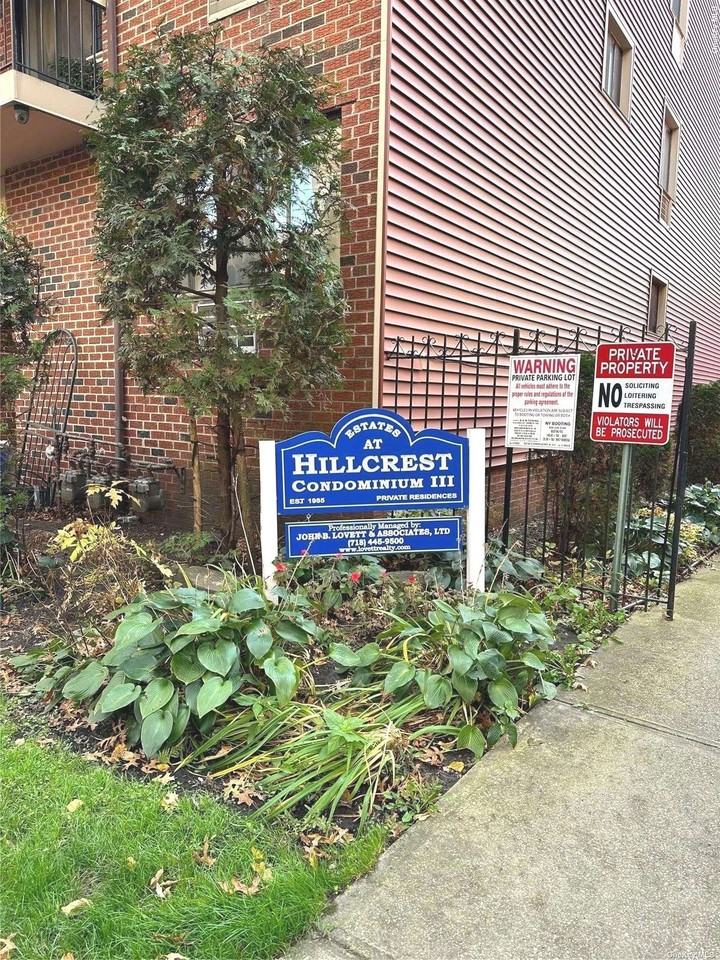 7134 162nd St ##2 - Photo 3 of 20