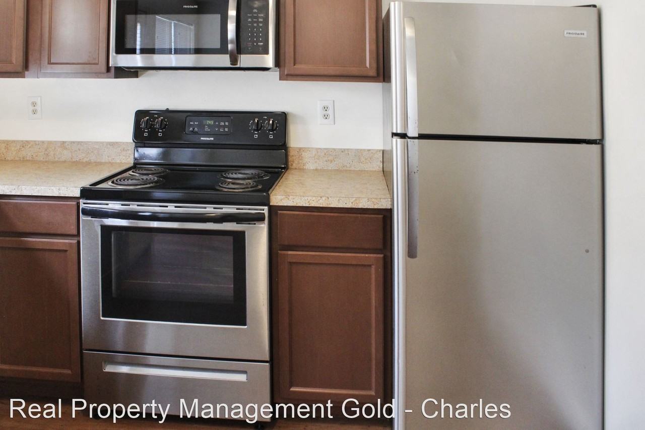4406 Eagle Ct - Photo 3 of 21
