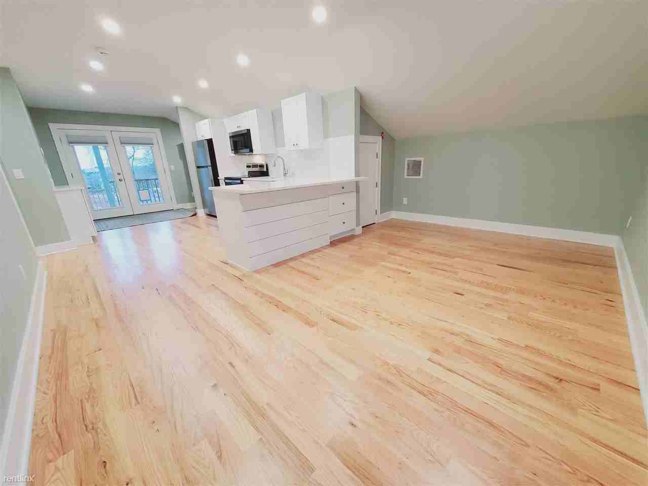 18 Belltown Rd - Photo 3 of 9