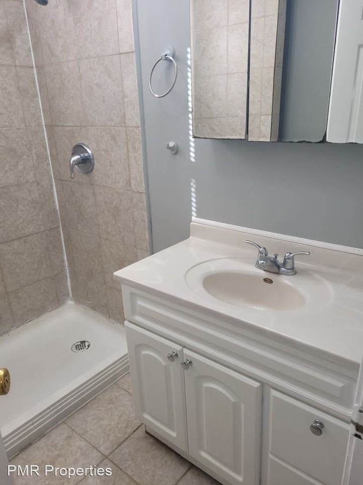 726,728 South 24th Street - Photo 3 of 10