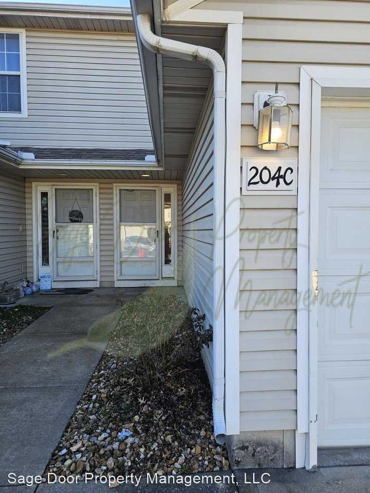 204 NE Sunshine Street Units A-D - Photo 3 of 18