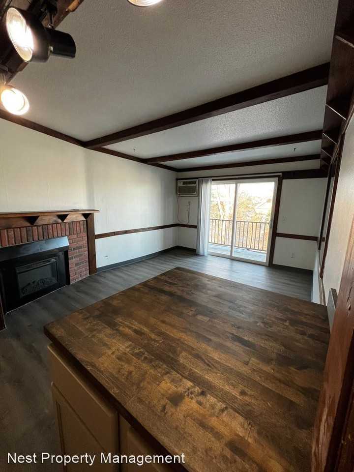 209 Holiday Rd - Photo 2 of 13