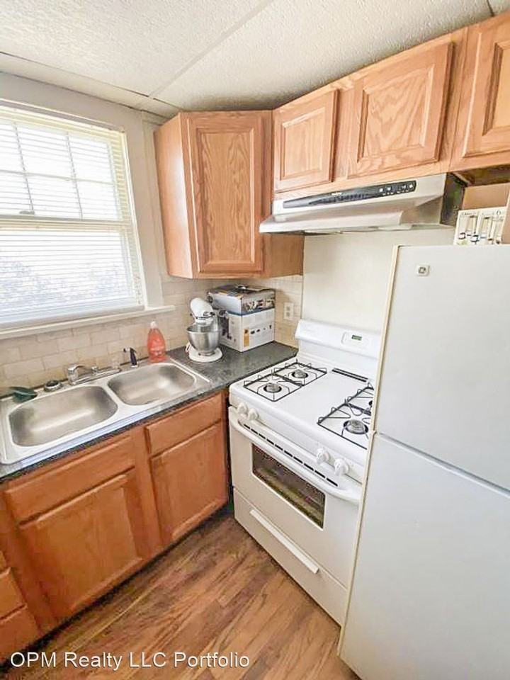 1700 N. Robinson Ave - Photo 2 of 6