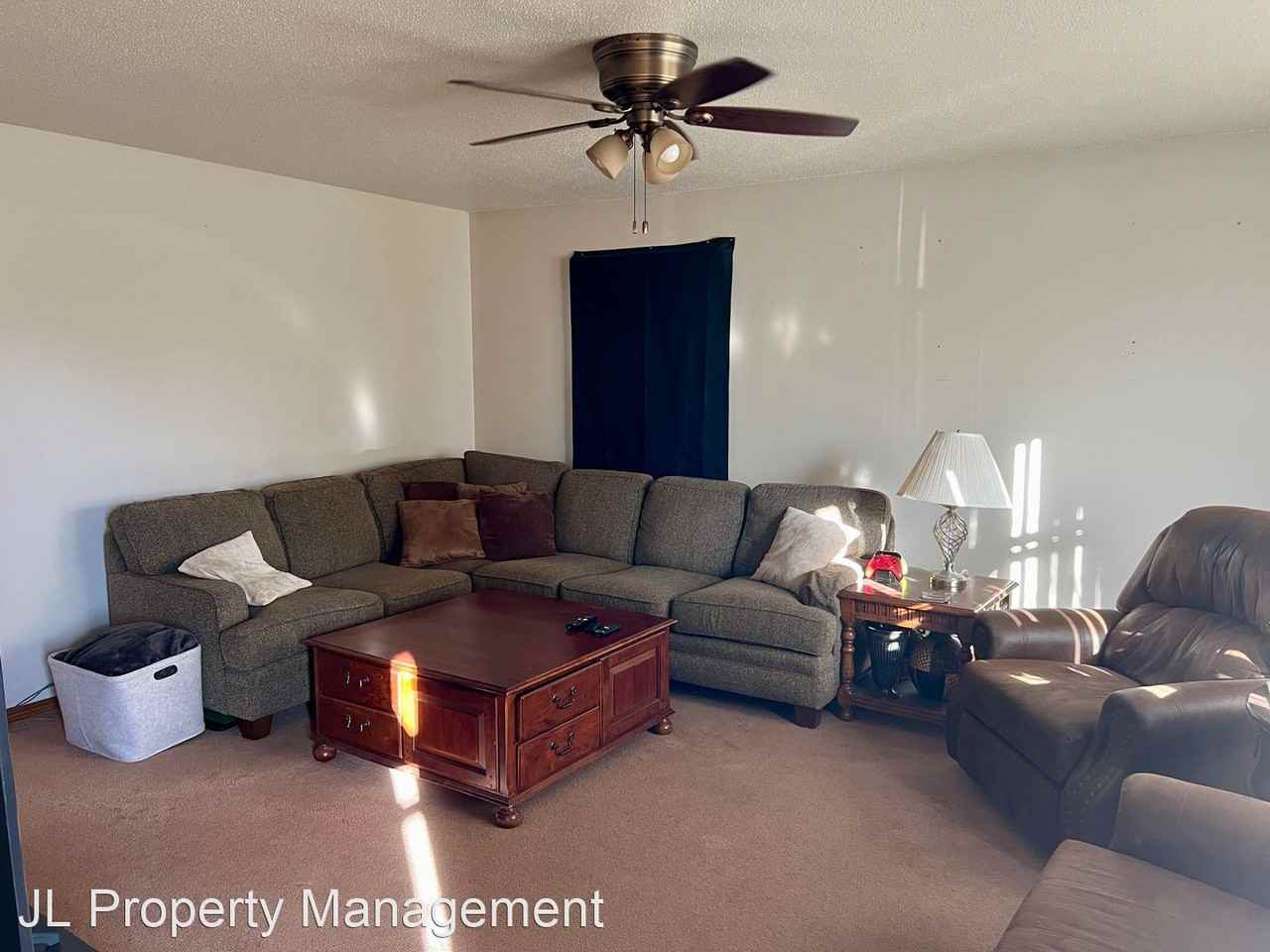 102 W 37th St - Photo 2 of 20