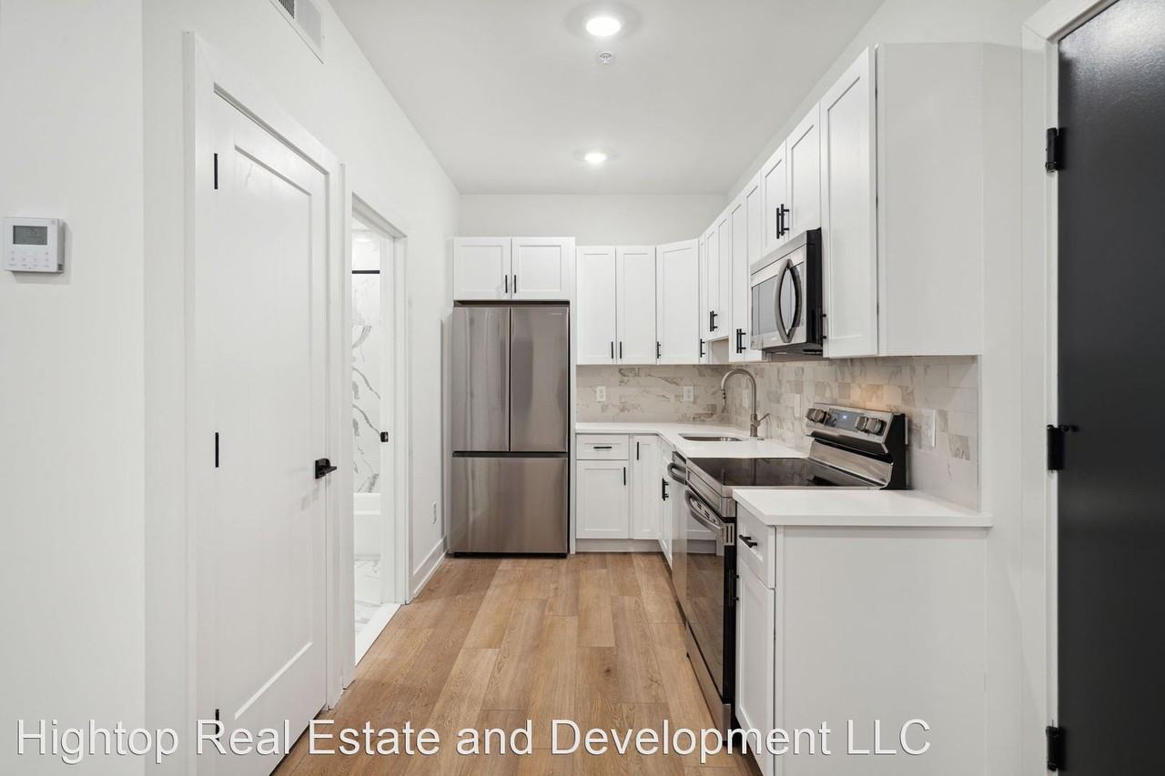 The Crown on Leland - Photo 2 of 50