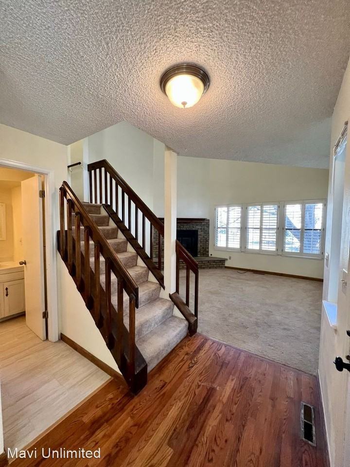 8035 W 90th Dr - Photo 2 of 34