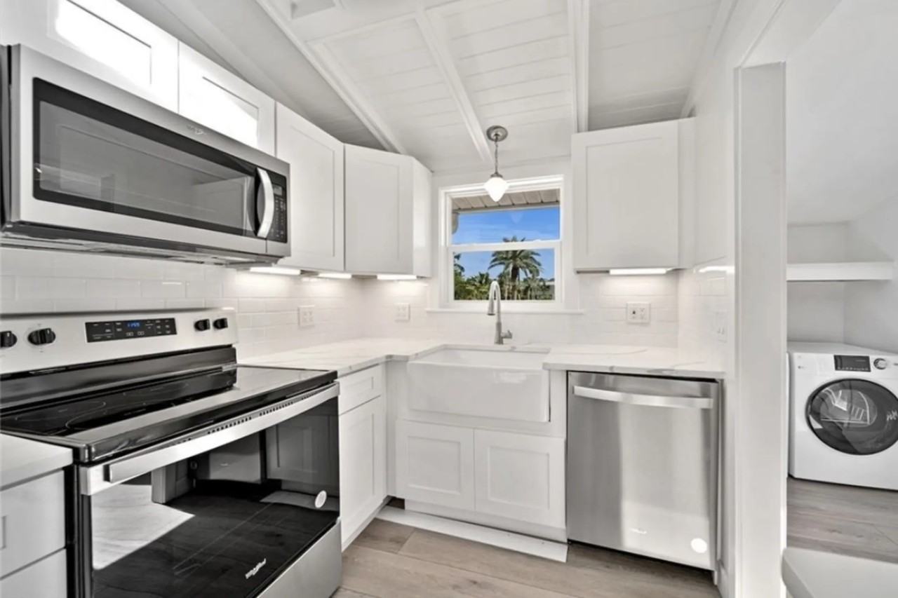 6141 Henderson Rd - Photo 3 of 12