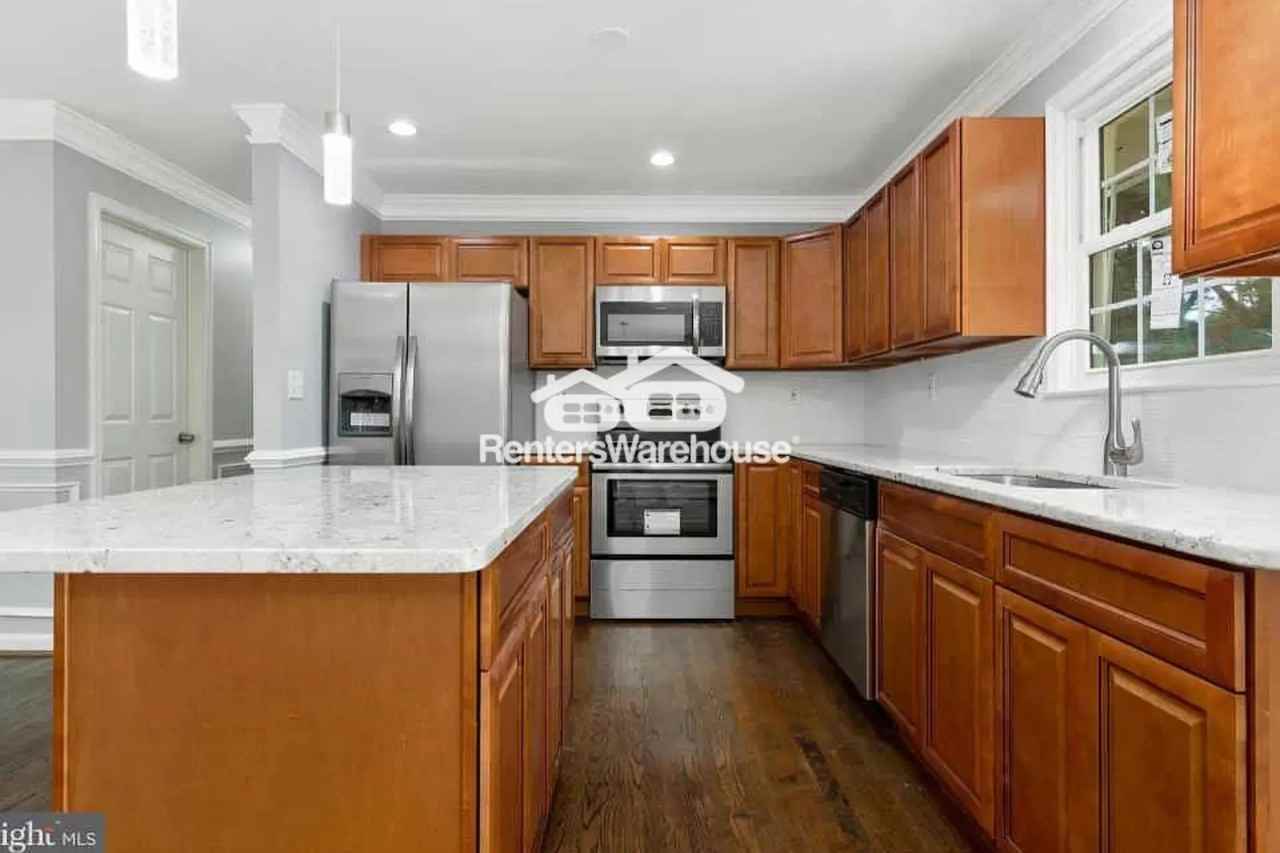 210 List Ave - Photo 2 of 16