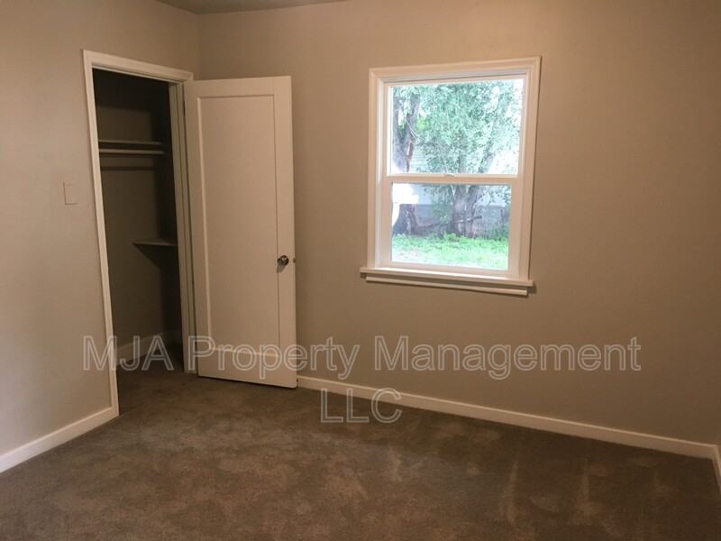 3599 Sw - Photo 6 of 15