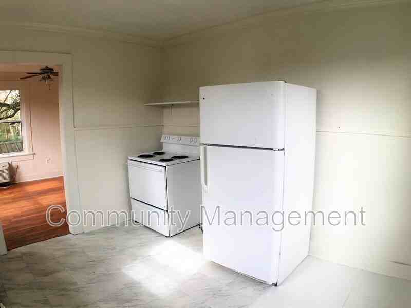 160 Chatsworth St - Photo 2 of 6