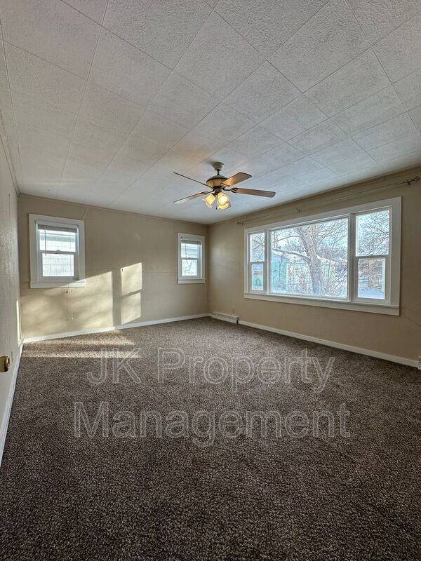 1012 7th Ave S - Photo 7 of 31