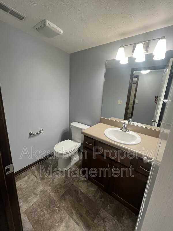 5306 41st St - Photo 3 of 6