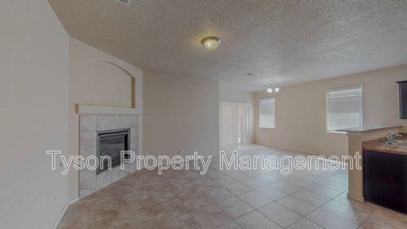6557 Cliff Dwellers Rd Nw - Photo 4 of 23