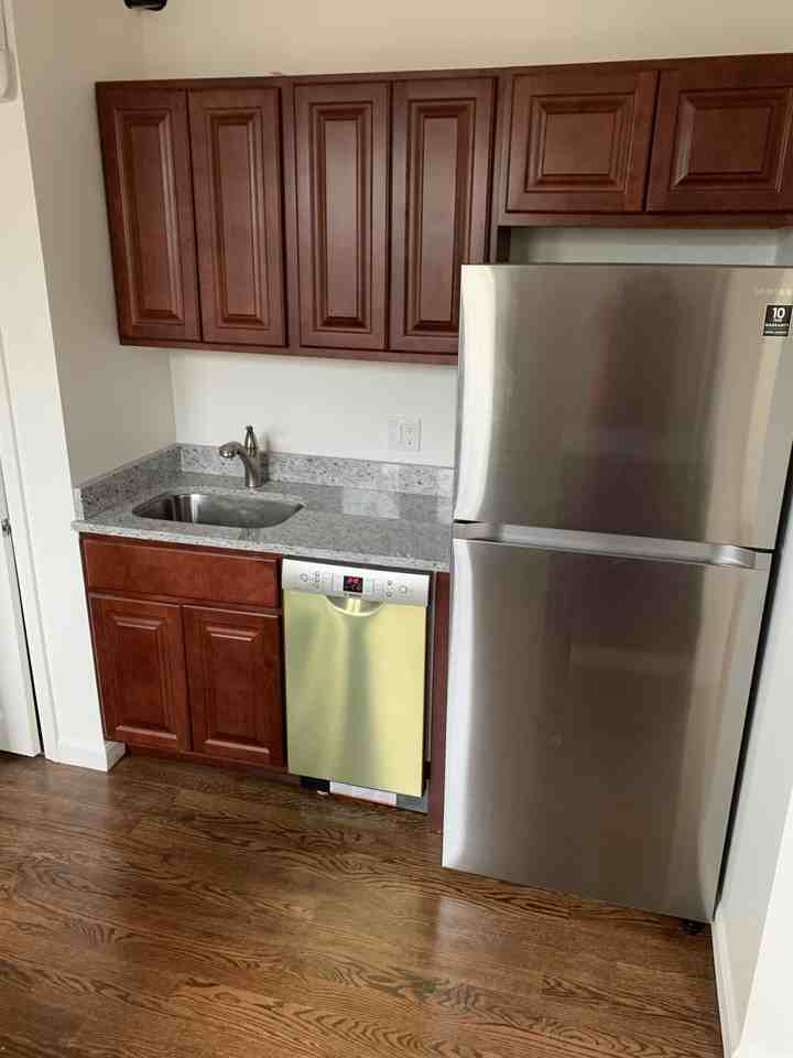 Garden Ct 4C, Boston, MA 02113 1 Bedroom Apartment for 2,600/month