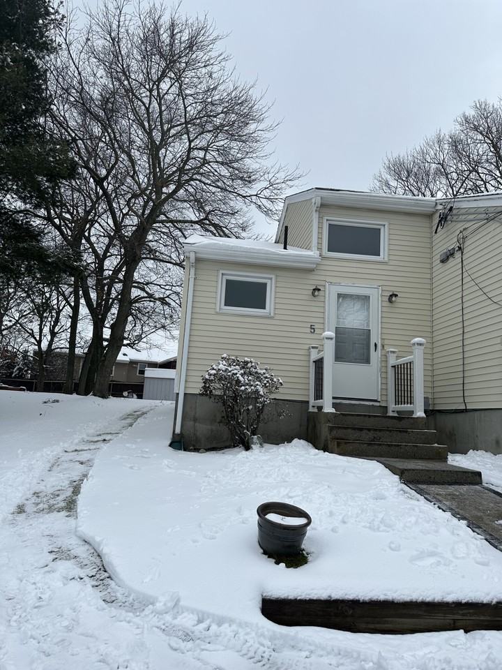 Wisteria St - Photo 2 of 15