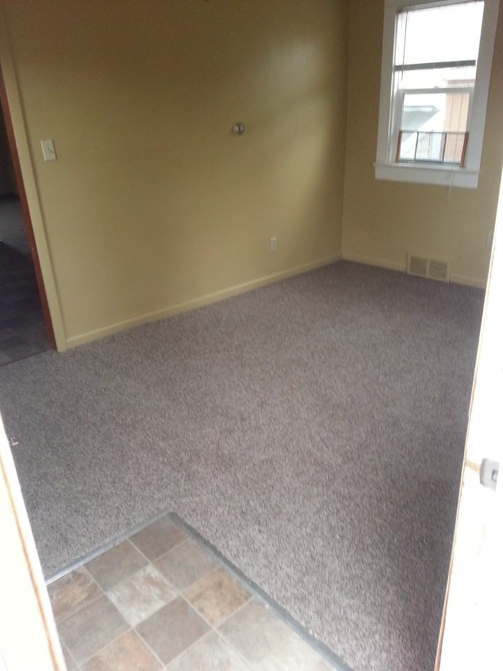 605 Selmser Ave - Photo 2 of 10