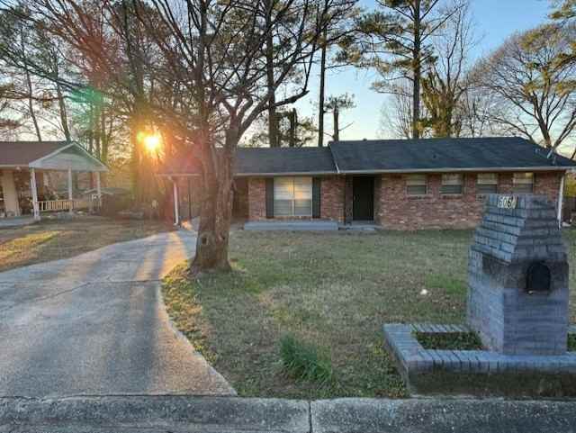 6067 Ledgewood Dr - Photo 3 of 18