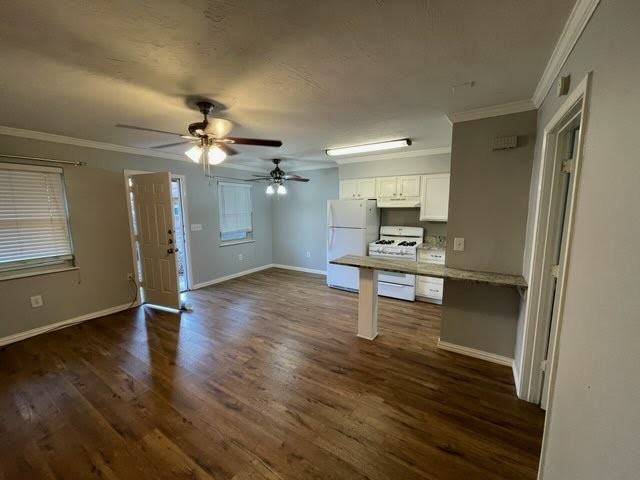 601 W College St - Photo 3 of 10