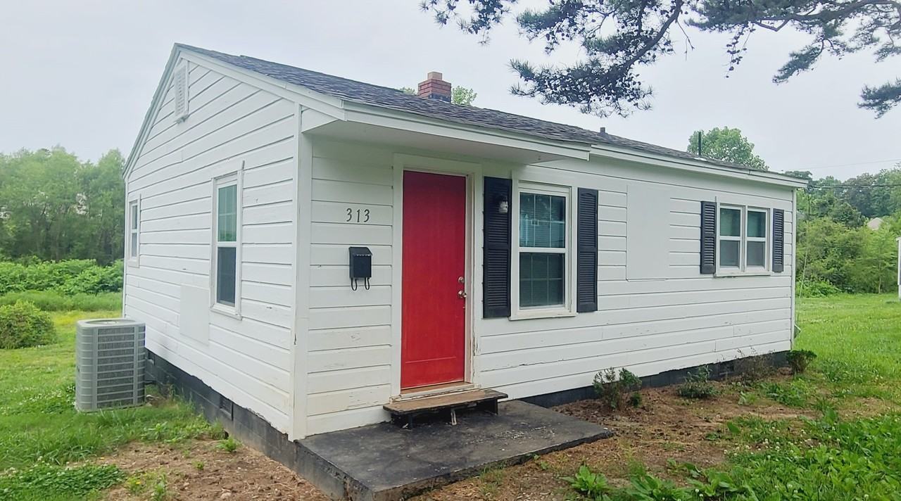 313 E Gibbs St - Photo 2 of 12