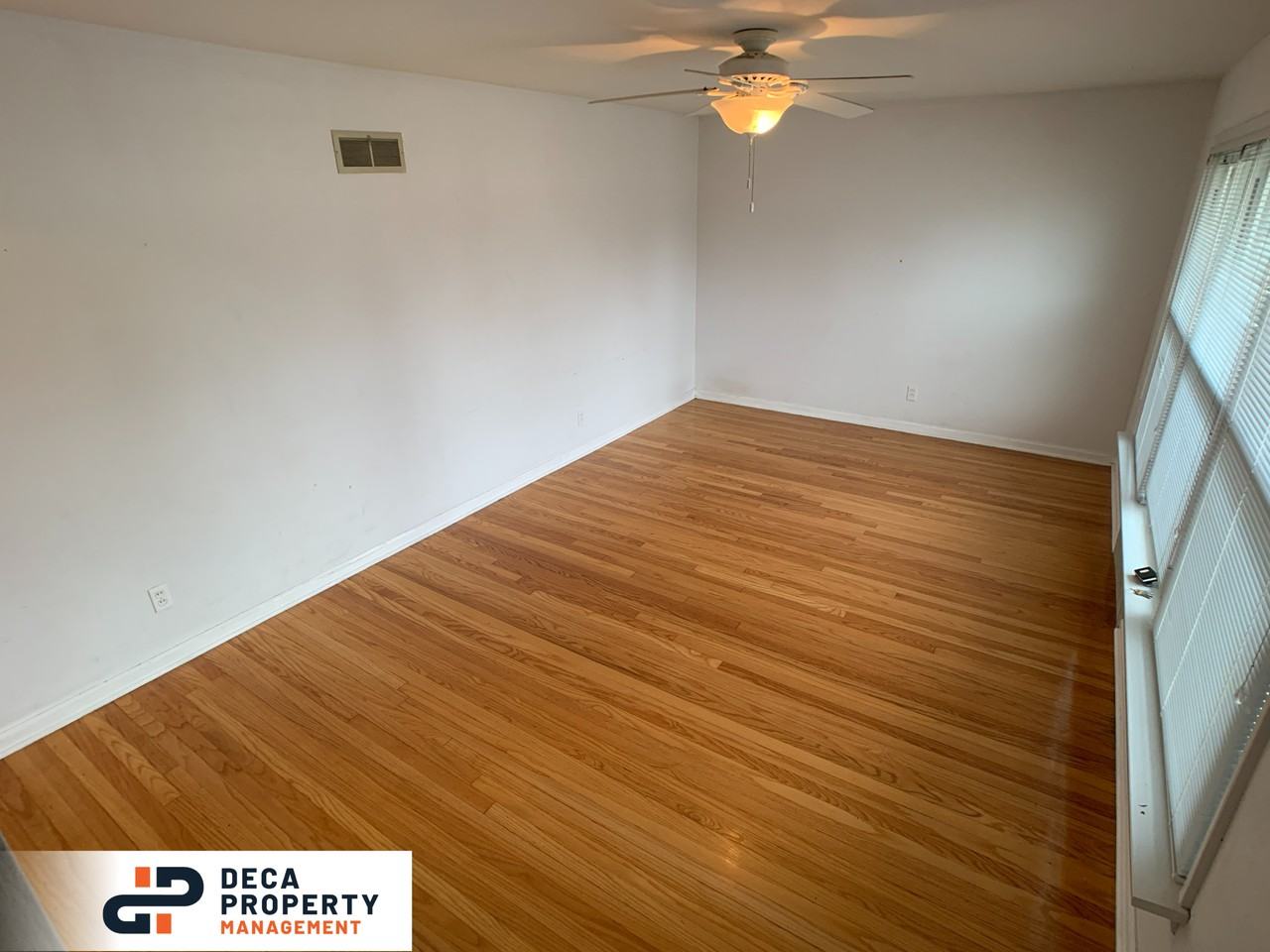 1090 Lindsay Ln - Photo 2 of 15