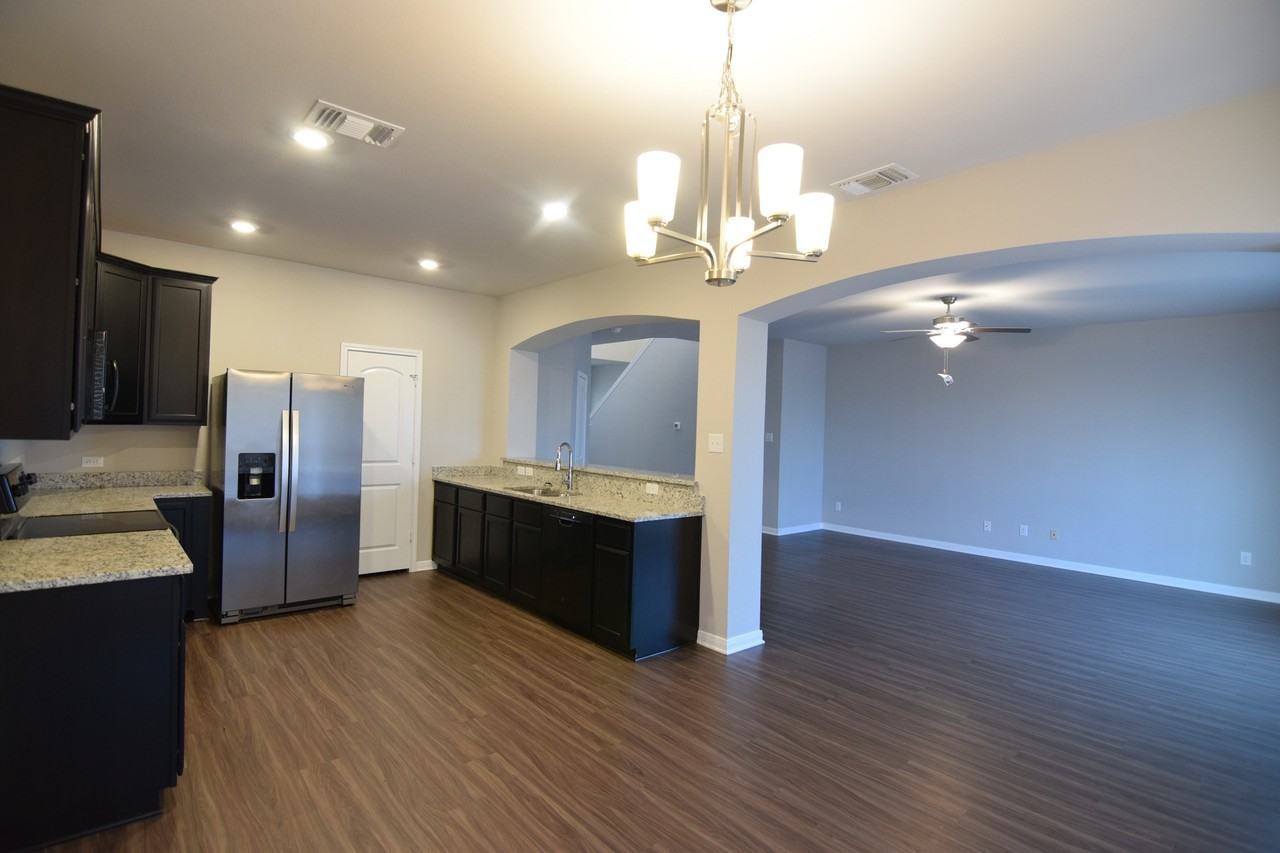 3307 Addison St - Photo 5 of 41