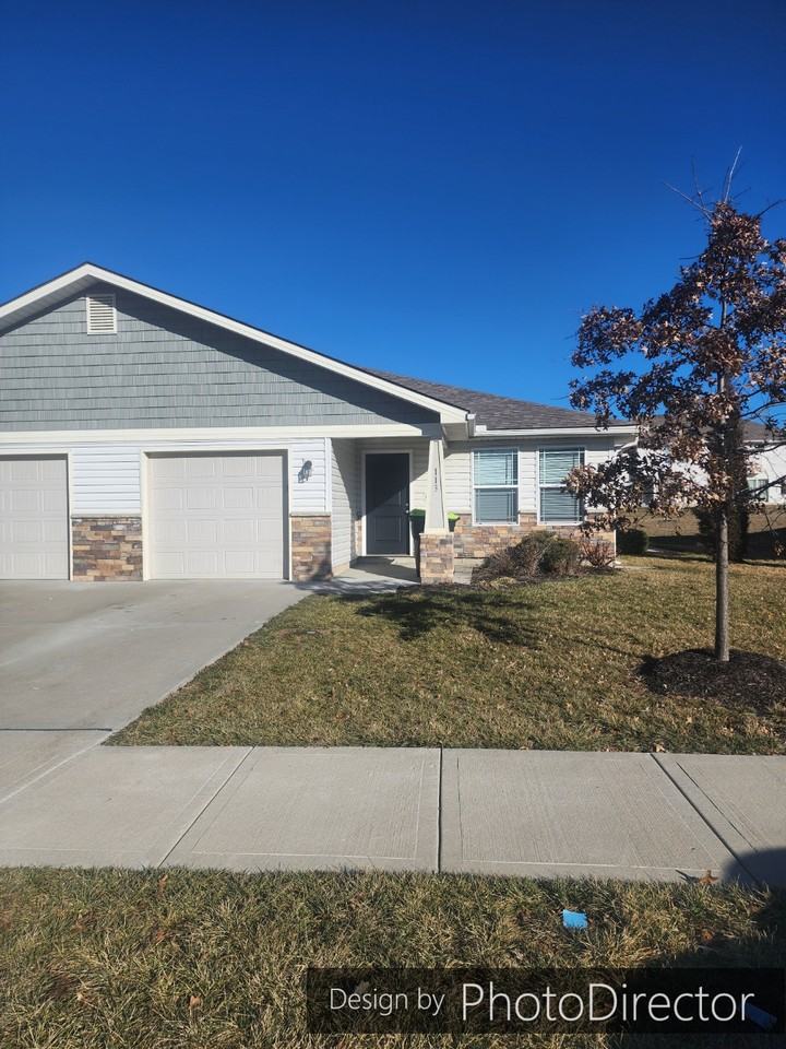 113 Sw Marigold St, Blue Springs, MO 64014 3 Bedroom House for 1,545