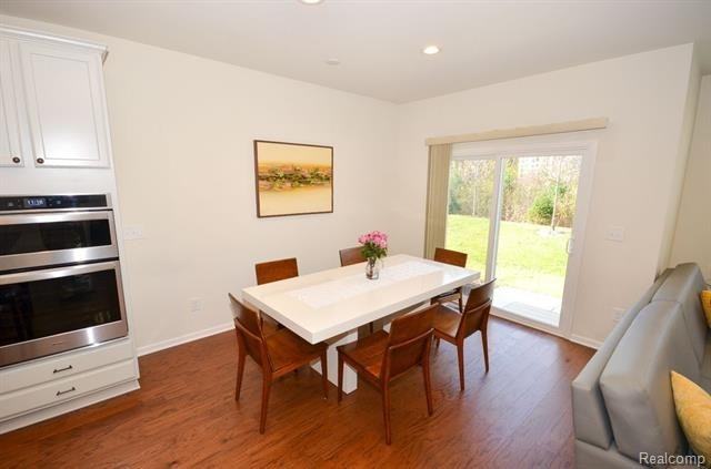 24823 Ivy - Photo 3 of 17